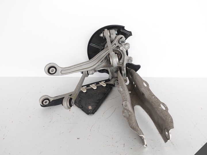 фото №1, S-klasa s63 amg w222 поворотный кулак+ рычаги зад r 100km