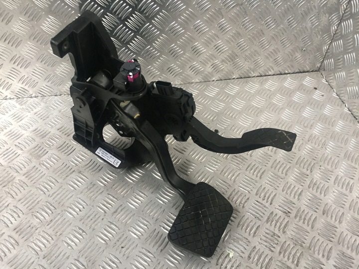 фото №1, Комплект педали тормоза i газа каркас 95b723031c porsche macan