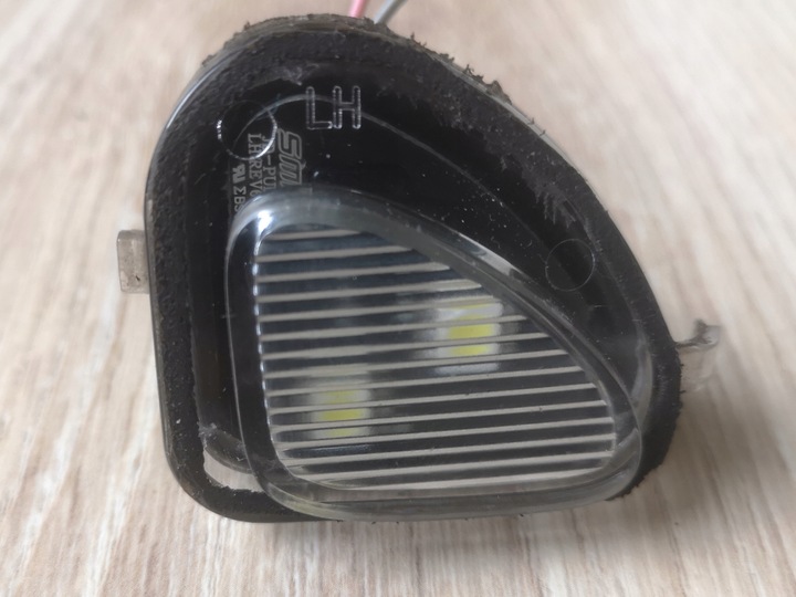 фото №1, Kia ceed ii 12-18r лампа подсветка левого зеркало оригинальный номер