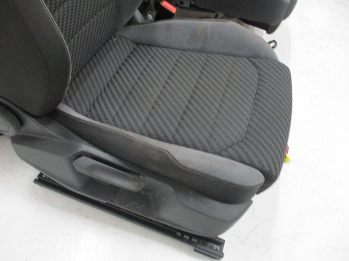 фото №11, Обивка кожа сиденья vw golf vii 5g0 hb r-line