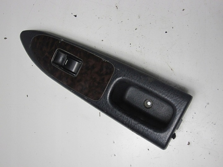 фото №1, Панель переключатель стекло переднее перед правый toyota avensis 01r