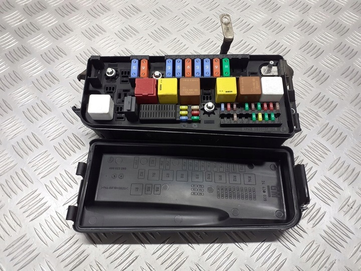 фото №1, Коробка запобіжників opel vectra c 1.9 cdti 24438039