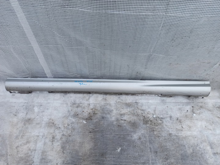 фото №1, Mercedes w204 c-klasa sedan amg планка пороговая левая накладка 775