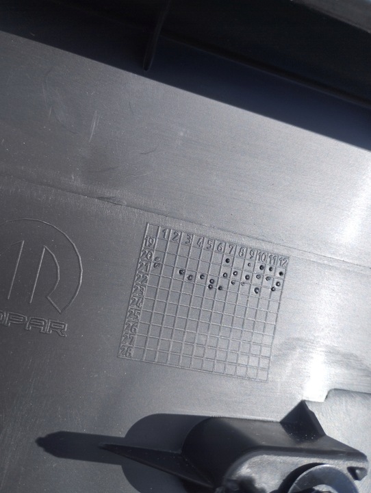 фото №4, Jeep compass обшивка / оббивка задньої кришки багажника