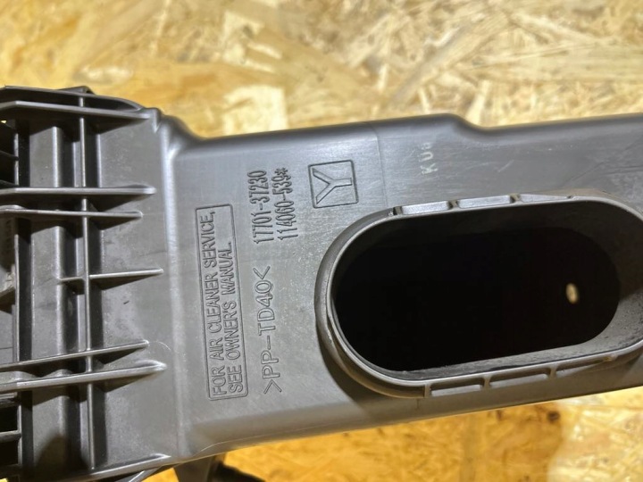 фото №10, Корпус фільтра повітря toyota prius iv 15- 1.8h 17701-37230 17893-37130