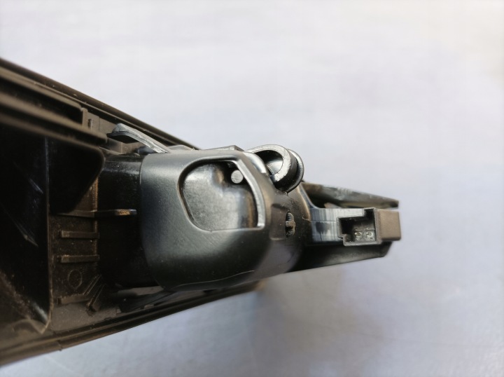 фото №4, Bmw 5 g30 g31 мікровимикач кришки багажника 7381868