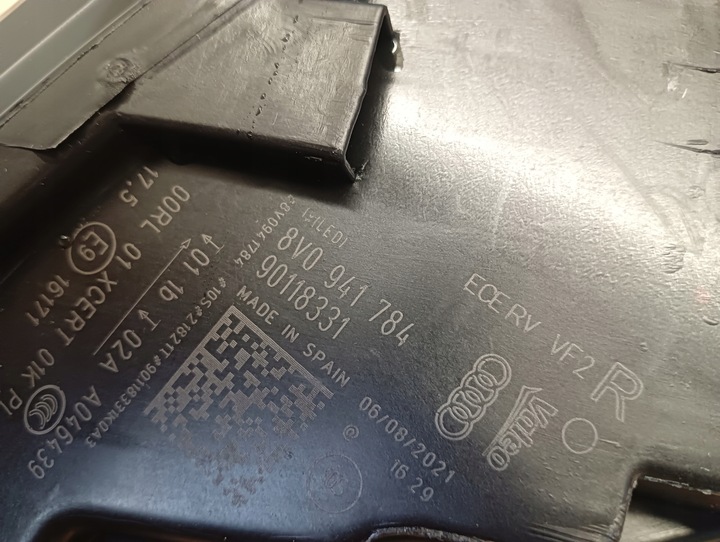 фото №10, Лампа права audi a3 8v0 matrix повний led