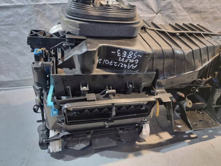 фото №11, Обігрівач oem номер 5k1820003aq vw golf vi 10r