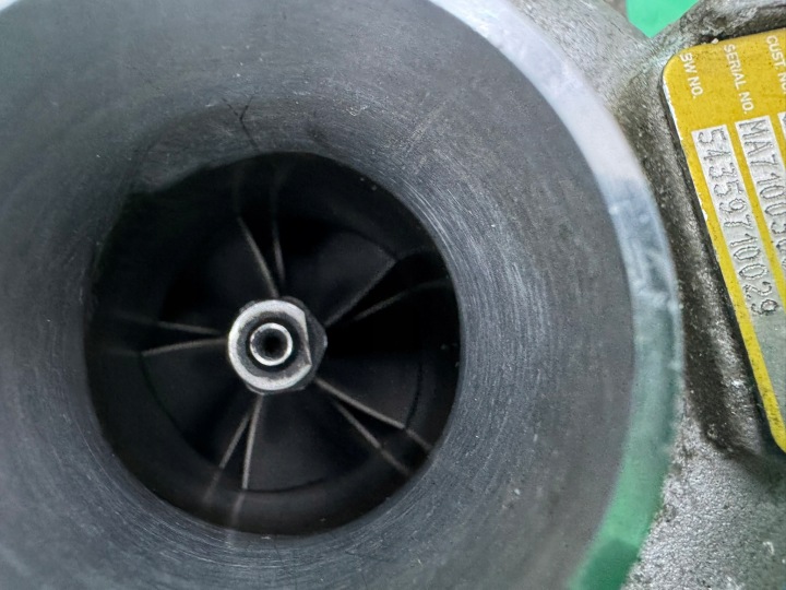 фото №8, Турбіна турбонагнітач 82307056 860233 renault megane 3 iii 1.5 dci 08-