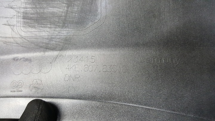 фото №15, Накладка спойлер диффузор бампера заднего audi e-tron 4ke807835c демонтаж