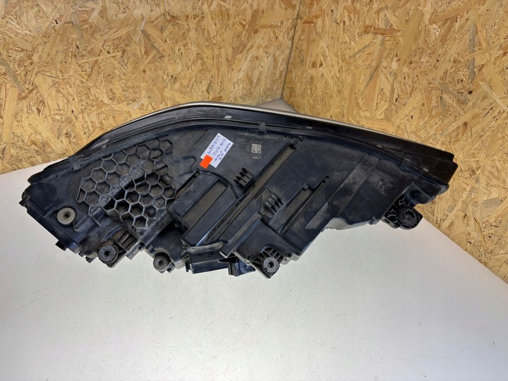 фото №10, Audi q8 e-tron 2023 лампа передняя