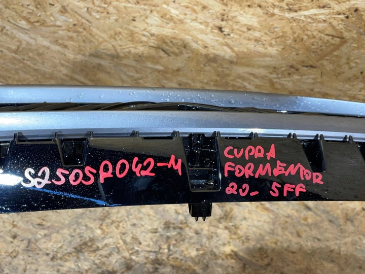 фото №11, Cupra formentor 5ff 20- решётка решётка решётка средняя бампера перед