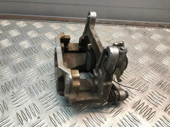 фото №9, Audi a4 s4 b9 8w6aj зад сторона права затискачі