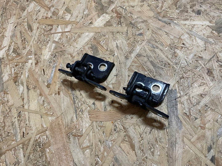 фото №1, Петля петли дверь левый зад задние kpl. dacia sandero i 1 ovd42