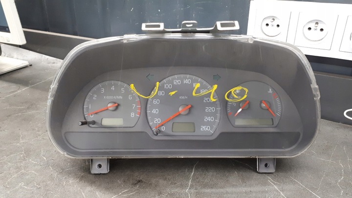 фото №1, Sw30887756 манометр спідометр  volvo v40 1,9 dci