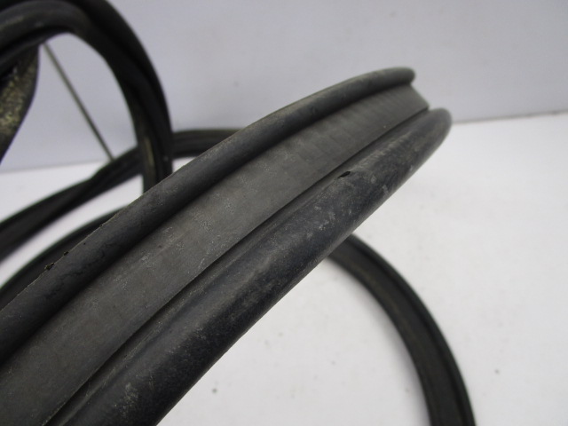 фото №3, Golf iv прокладка крышки багажника зад hb 5d