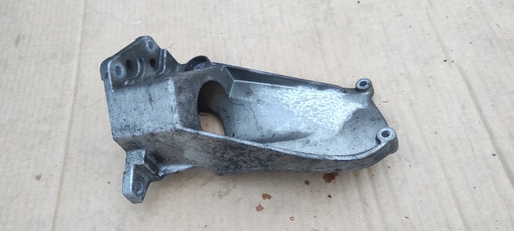 фото №10, Кронштейн коробки volvo v60 ii 2.0 t8 31370633