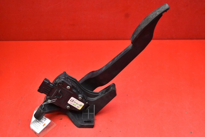 фото №6, Потенціометр педаль газу 9129423 opel corsa c 1.3 cdti 70 km 03-06