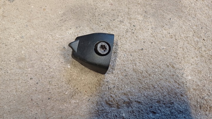 фото №1, Mini cooper f55 отбойник крышки багажника 7340383