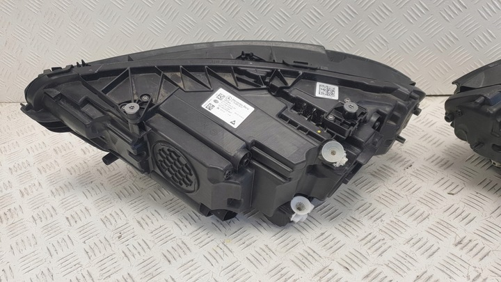 фото №9, Mercedes cla w118 рестайлинг лампа левая правая фара a1189060801 a1189060701