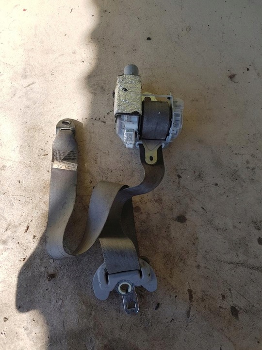 фото №1, Pas безопасности правый перед toyota prius 7l8230-p