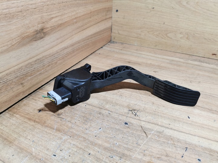 фото №1, Потенциометр газа peugeot 207 1.6 hdi 9681844080