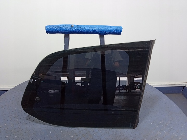 фото №1, Kia carnival ii vq скло кузовна зад права 07r