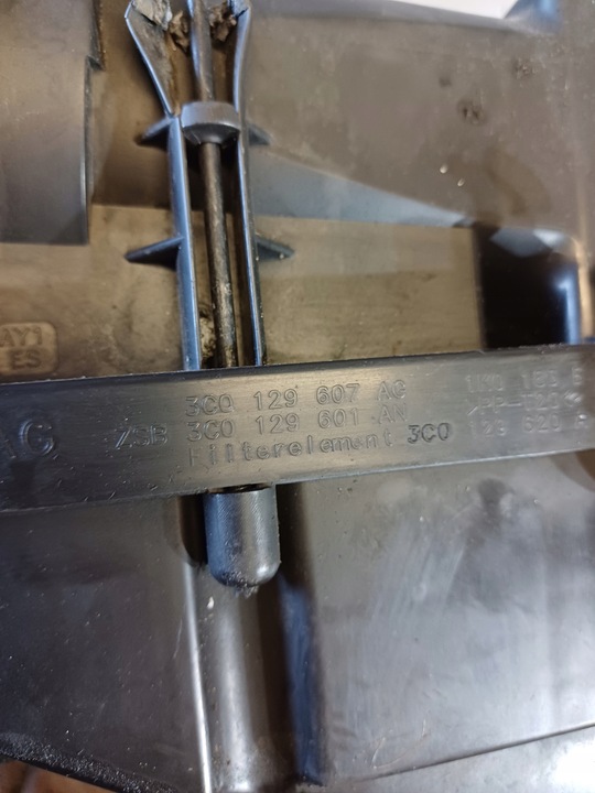 фото №6, Корпус фільтра повітря 2.0 tdi bmp vw passat b6 універсал nr. 3c0129607ag