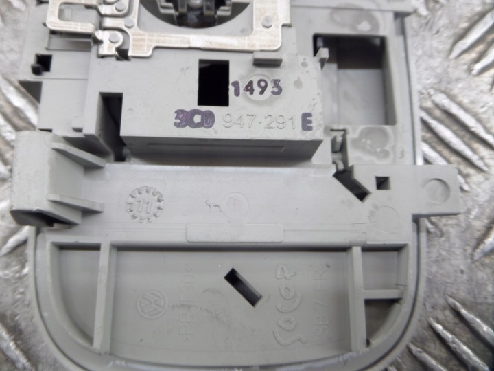 фото №3, Vw golf vilampka освещение кабины 3c0947291e