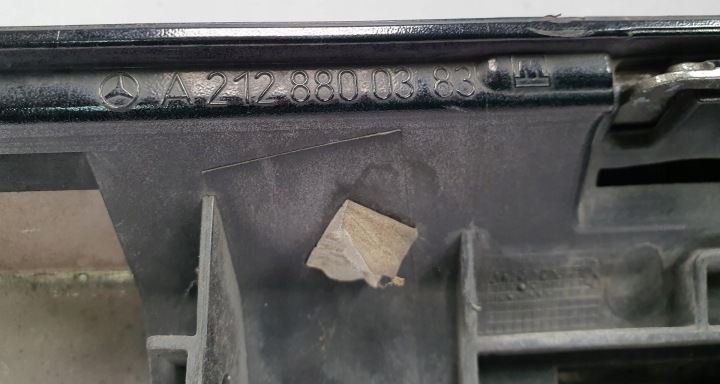 фото №8, Центральная решётка бампера радиатор pod дистроник mercedes w212 a2128800383
