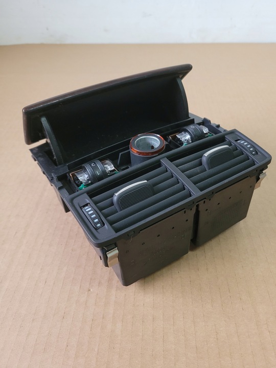 фото №6, Решітка повітропровід задній тунель середній audi a8 d3 4e0819203a 4e0864131