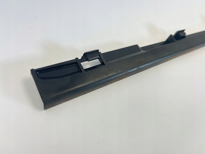 фото №9, Направляющая люк правая mercedes w124 w126 w463 1247820231