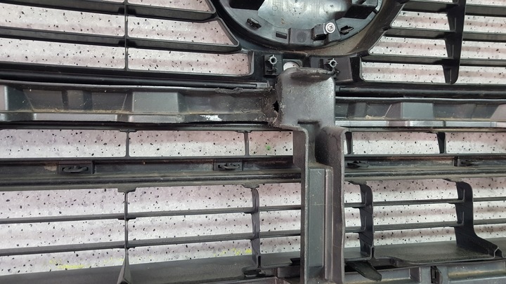 фото №9, Toyota hilux invincible 2020 - бампер перед 2740