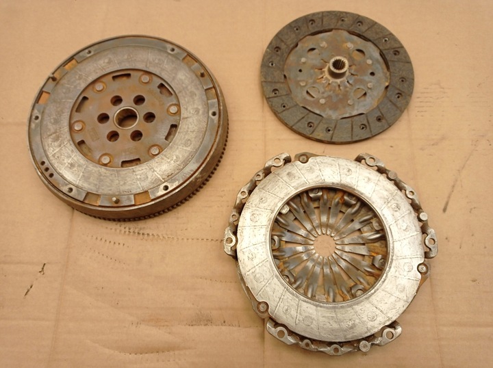 фото №3, Citroen c4 cactus 1.2 thp зчеплення маховик з двома масами 9813700880