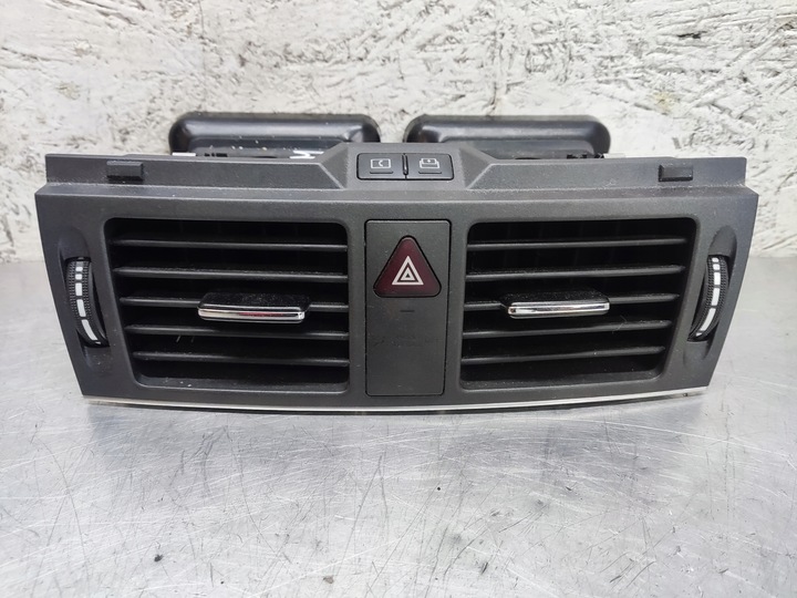 фото №1, Mercedes w204 решітка повітропровід середня a2048307454