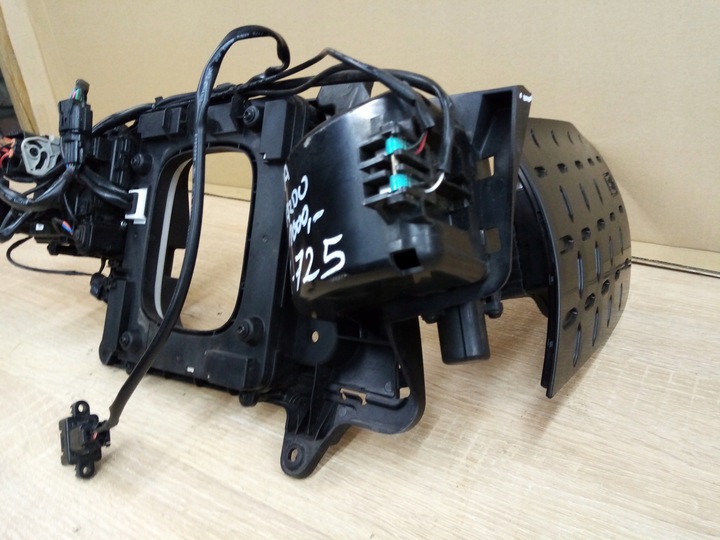 фото №6, Hyundai kona ev электрический гнездо крышка зарядки