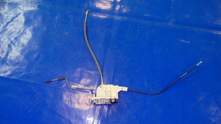 фото №1, Замок двері праві перед 4 pin mercedes sprinter 906 06-18 рік