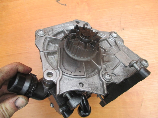 фото №12, Vw 1.8 2.0 tfsi корпус термостата 06l121111h заменяет 06l121600j