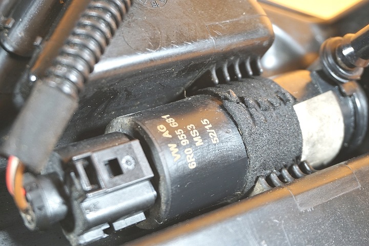 фото №9, Audi a4 8w b9 66km бак склоомивача насадки 8w0955451l / 6r0955681