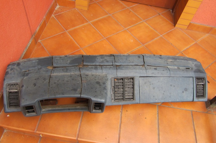 фото №1, Vw scirocco mk2 82 панель роздавальна капот pulpit