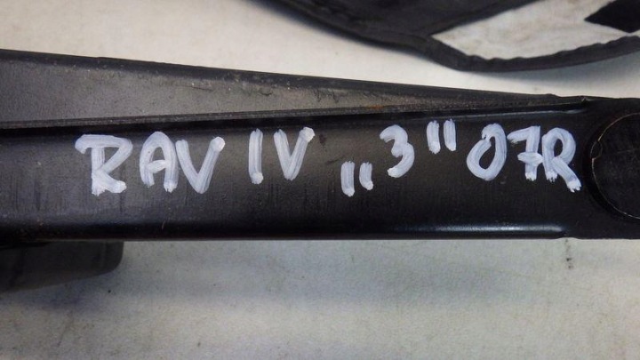 фото №7, Домкрат подъемник ключ ушко треугольник вкладка toyota rav4 iii 09111-0w110