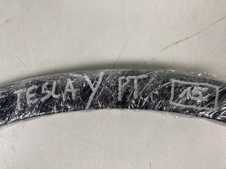 фото №11, Планка накладка крила правого заднього tesla y