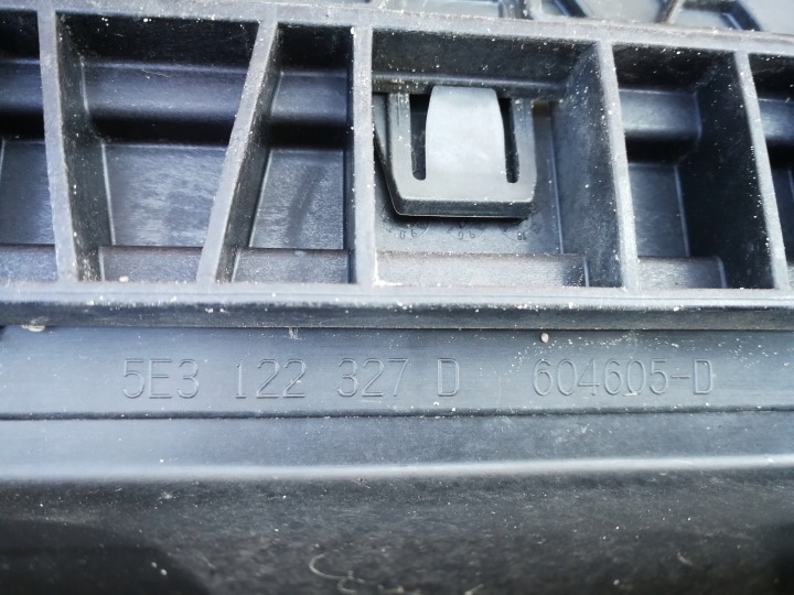 фото №12, Skoda octavia iv 4 19- кермо повітря ролета жалюзі 5e3122327d