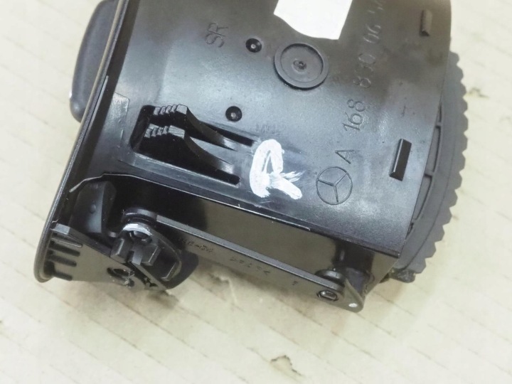 фото №12, Решётка воздуховод mercedes w168 a1688300654 правая пассажира