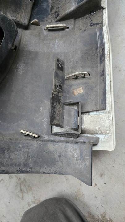 фото №14, Atego 2 рестайлинг комплектная капот решётка решётка радиатора уголки уголок кабины