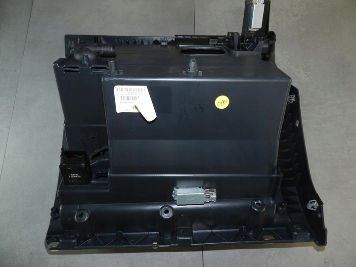 фото №5, Vw jetta 5c бардачок пассажира 5c7857097