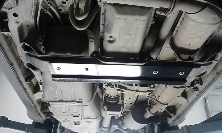 фото №10, Стальной защита под коробки коробка передач mitsubishi pajero 3 v60 v70 vers. 2.0