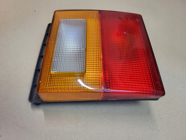 фото №11, Лампа ліва задня лівий зад audi 80 b2 811945225 оригінальний номер європа