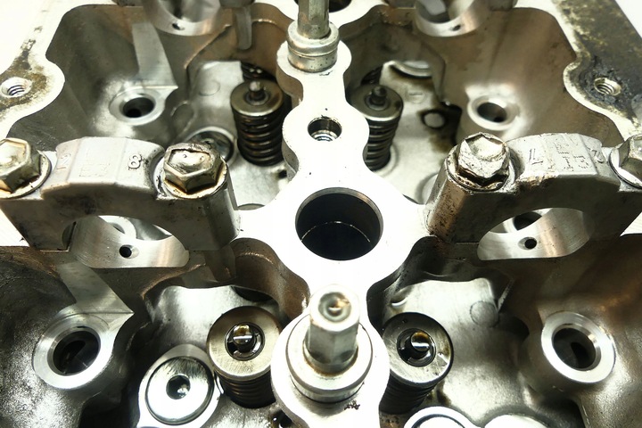 фото №7, Toyota land cruiser 200 4.5 d v8 d4d 1vd 08-12 головка циліндрів ліва