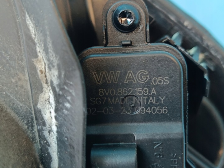 фото №10, Audi a4 b9 avant 2.0 tfsi 150kw 2023 r крышка заливка топлива 8w0809907b lx7l